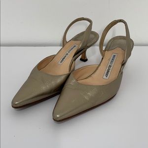 Manolo blahnik metallic gold kitten heels size 38